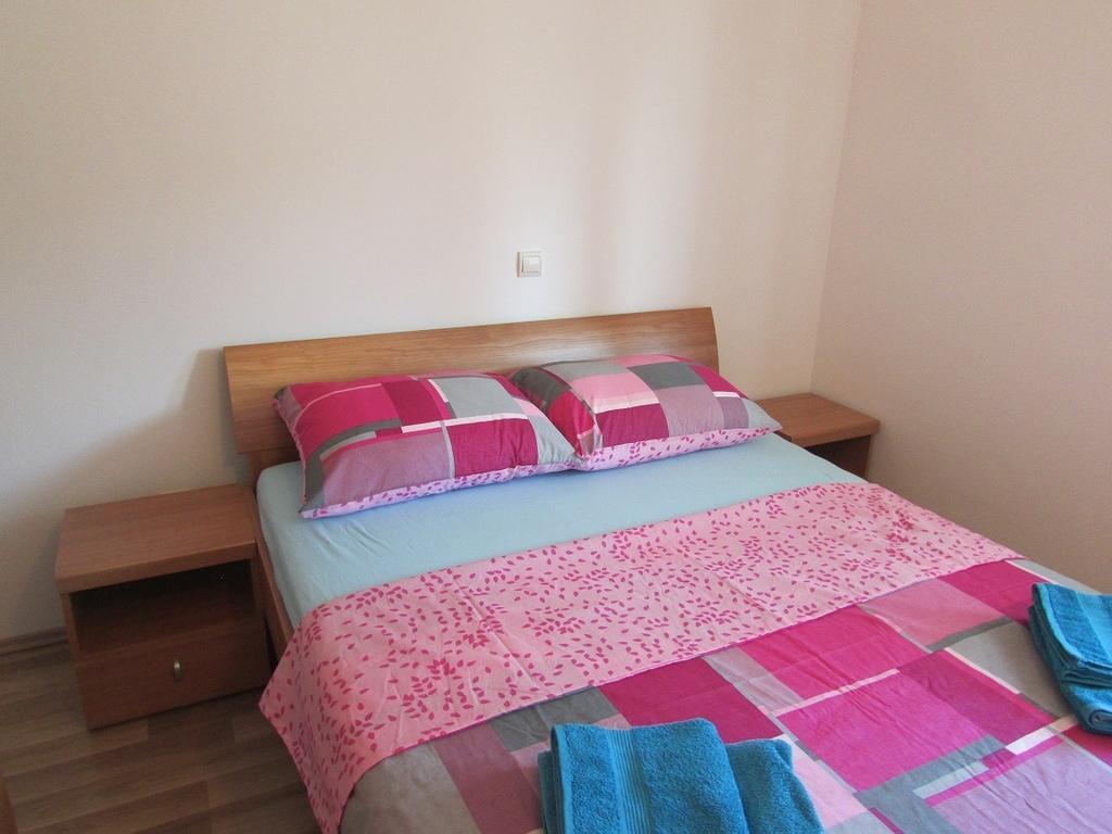 Dubravka Apartmani Mokošica Rum bild