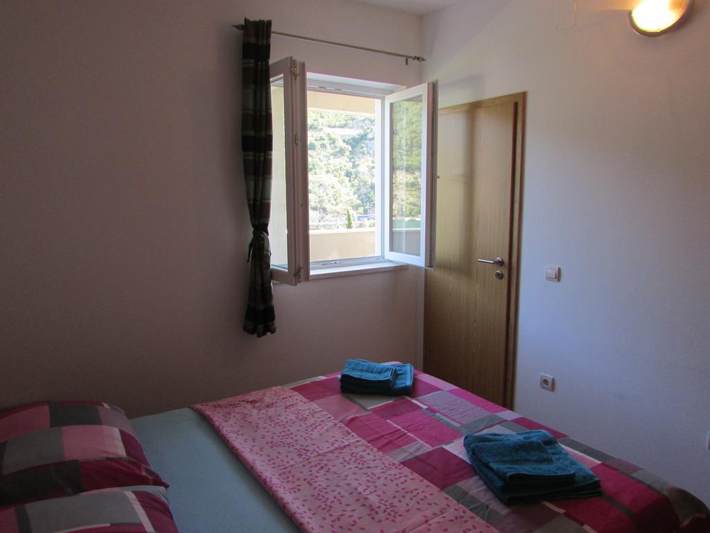 Dubravka Apartmani Mokošica Rum bild